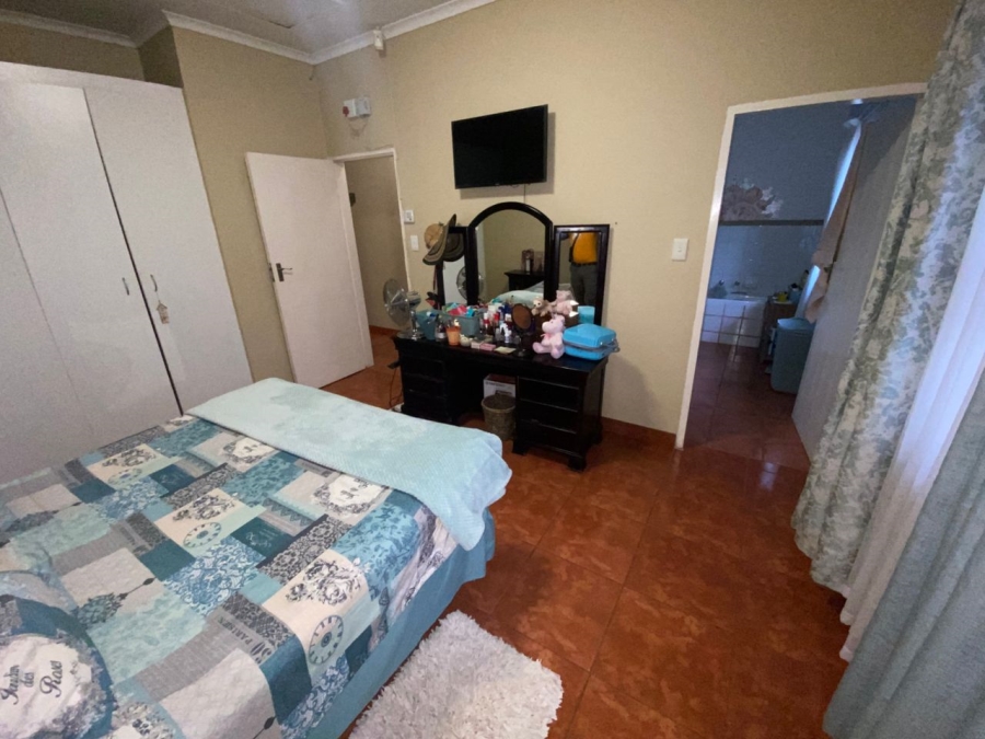 2 Bedroom Property for Sale in Waterval East North West